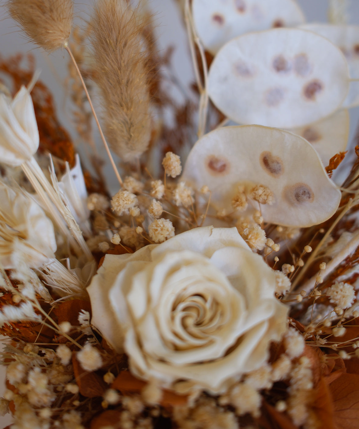 WARM AND FUZZY ARRANGEMENT